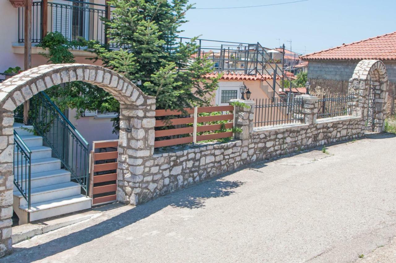 Traditional House Next To Ancient Olympia Buitenkant foto